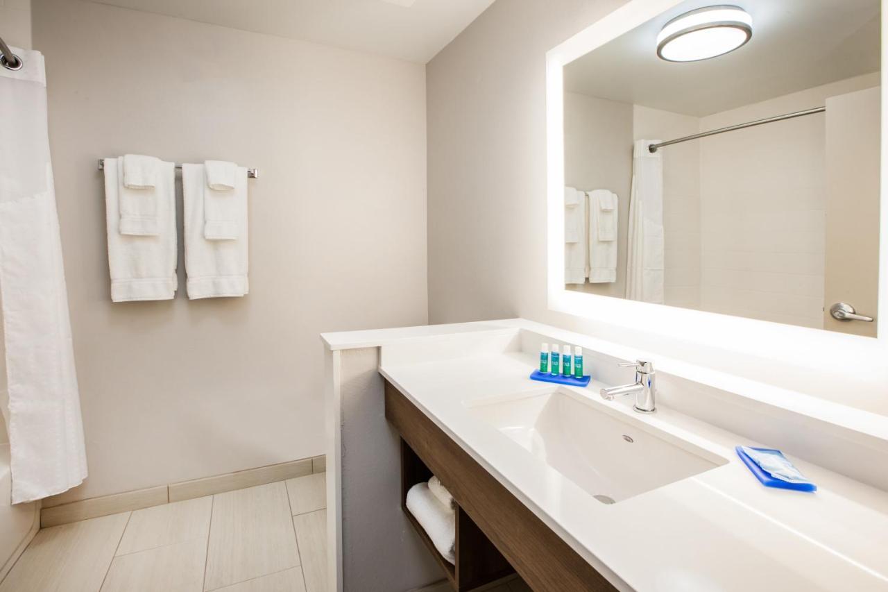 Holiday Inn Express Hotel & Suites Boston - Marlboro By Ihg Hudson Eksteriør billede