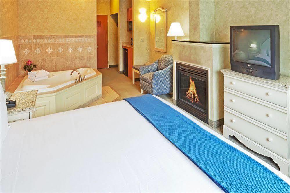Holiday Inn Express Hotel & Suites Boston - Marlboro By Ihg Hudson Eksteriør billede